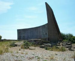 [Photograph of the 200-foot wall-style sound mirror]